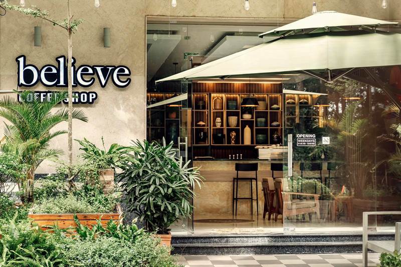 Ngoài nhìn vào Believe Coffee Shop