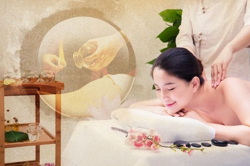 Top 5 spa ở Cần thơ chuyên nghiệp và uy tín nhất 3 Nhân viên thực hiện kỹ thuật massage cơ thể ở Thương Spa
